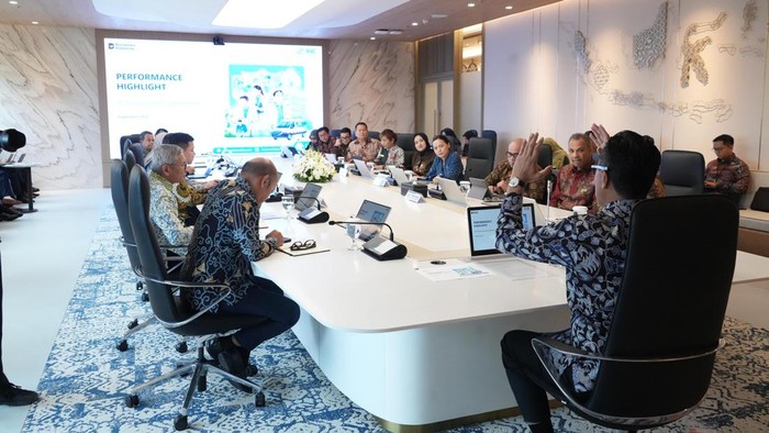 COO Danantara Dony Oskaria dan Direksi IHC