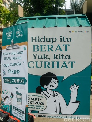 Curhat di Tengah Sudirman, Bilik Dadakan Ini Bikin Warga Sampai Menangis
