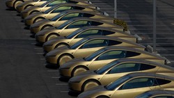 Cybercab Emas Tesla Mulai Mengaspal