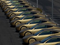 Cybercab Emas Tesla Mulai Mengaspal
