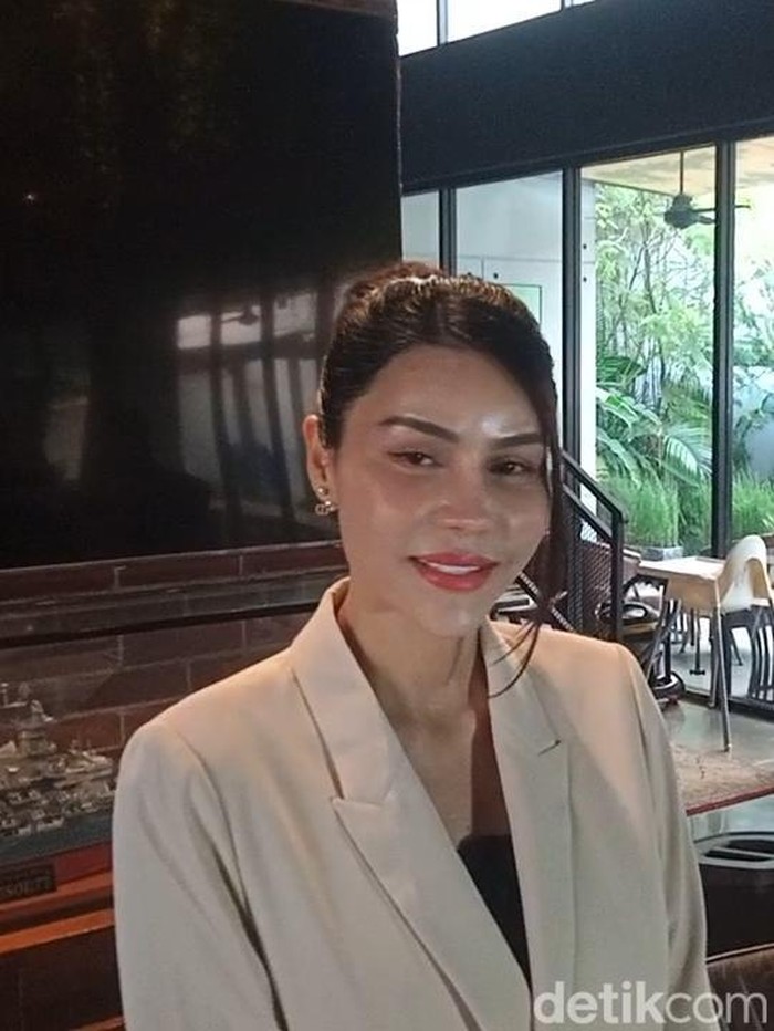 DJ Katty Butterfly di kawasan Lebak Bulus, Jakarta Selatan, Jumat (4/9/2026).