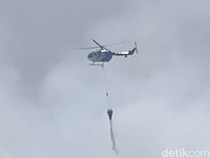 Helikopter Dikerahkan Padamkan Kebakaran TPA Putri Cempo Solo