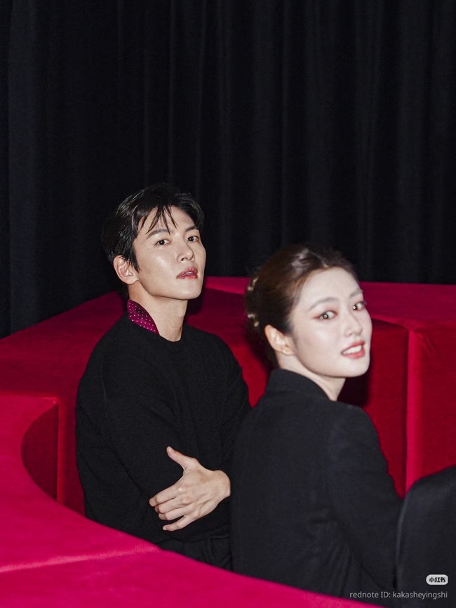 Xu Ruohan pun memamerkan potret kedekatannya dengan Ji Chang Wook di Weibo. Foto: Instagram