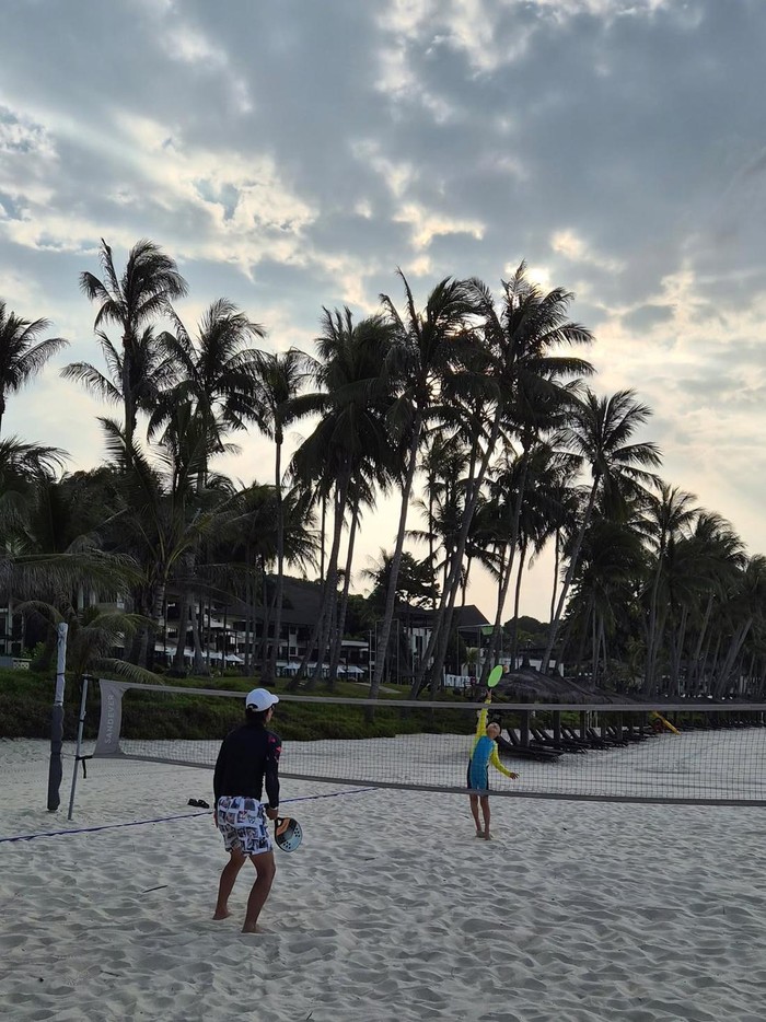 Jin Goo liburan di Pulau Bintan