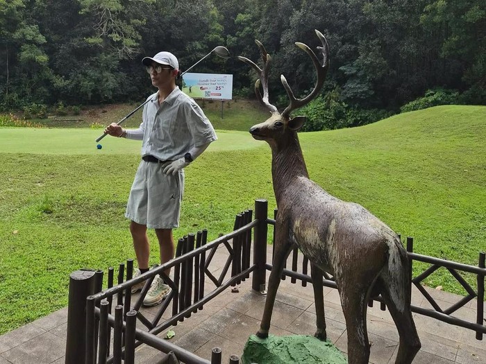 Jin Goo liburan di Pulau Bintan