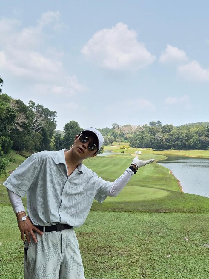 Jin Goo liburan di Pulau Bintan