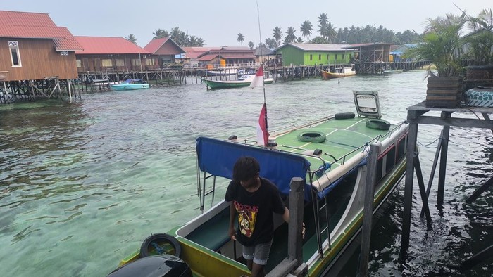 Kapal di Pulau Derawan tidak bisa mengantar wisatawan lantaran BBM langka di Berau.