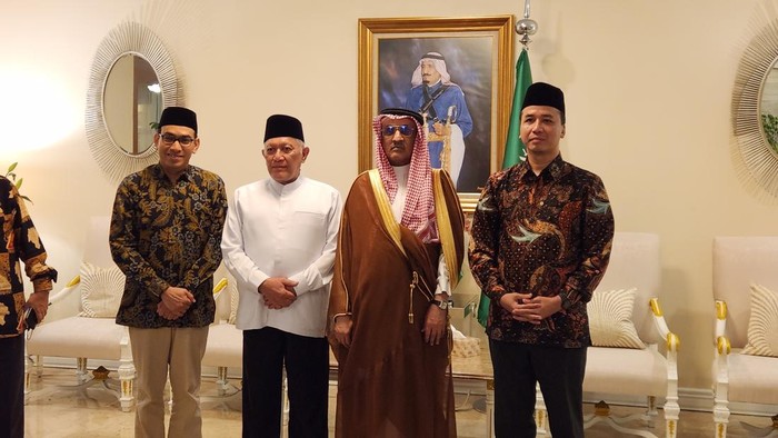 Ketua Umum PBNU Gus Kikin bertemu dengan Dubes Arab Saudi, Faisal Abdullah.