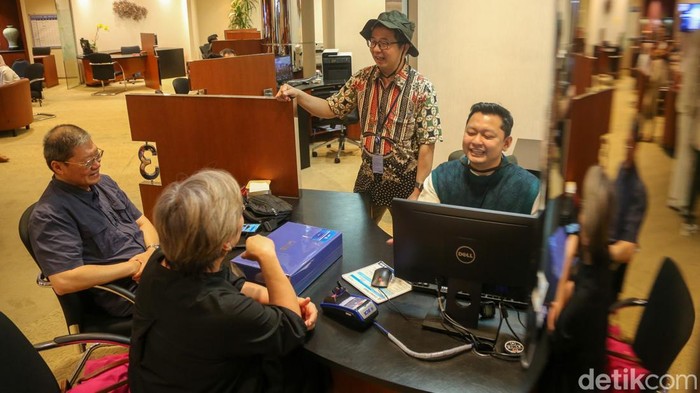 Hari Pelanggan Nasional (Harpelnas) diperingati setiap 4 September. Peringatan yang telah berlangsung sejak 2003 ini menjadi momentum bagi pelaku usaha untuk mengapresiasi pelanggan sekaligus memperkuat hubungan melalui pelayanan yang berkualitas.