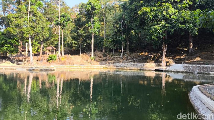 Objek Wisata Alam Balong Cibuluh Kuningan
