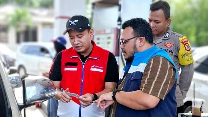 Pihak Pertamina melakukan sidak ke salah satu SPBU