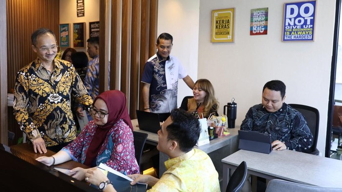 President Director Sun Life Indonesia, Albertus Wiroyo