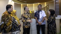 Peresmian kantor pemasaran baru ini merupakan bagian dari rangkaian perayaan Hari Pelanggan Nasional 2026 sekaligus bentuk komitmen Sun Life Indonesia untuk menghadirkan pengalaman layanan yang lebih dekat, hangat, dan personal bagi nasabah.