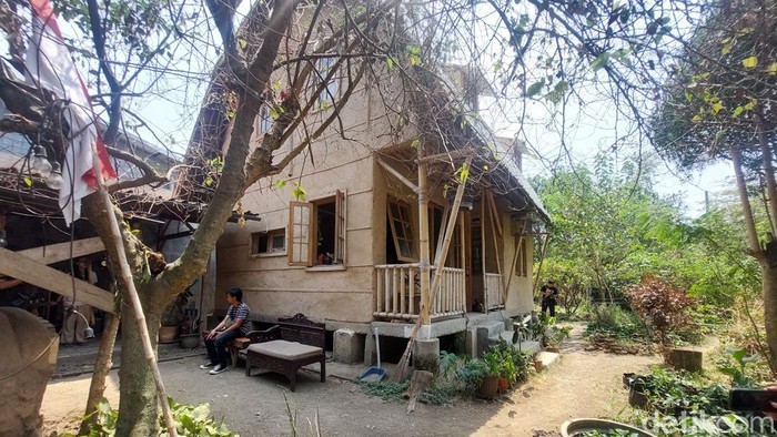 Rumah Tanah, hunian berkonsep natural building di Cimahi