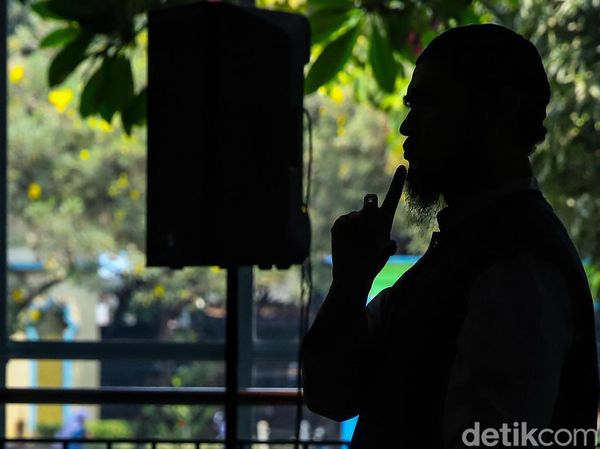 Saat Khutbah Salat Jumat Disampaikan Lewat Bahasa Isyarat