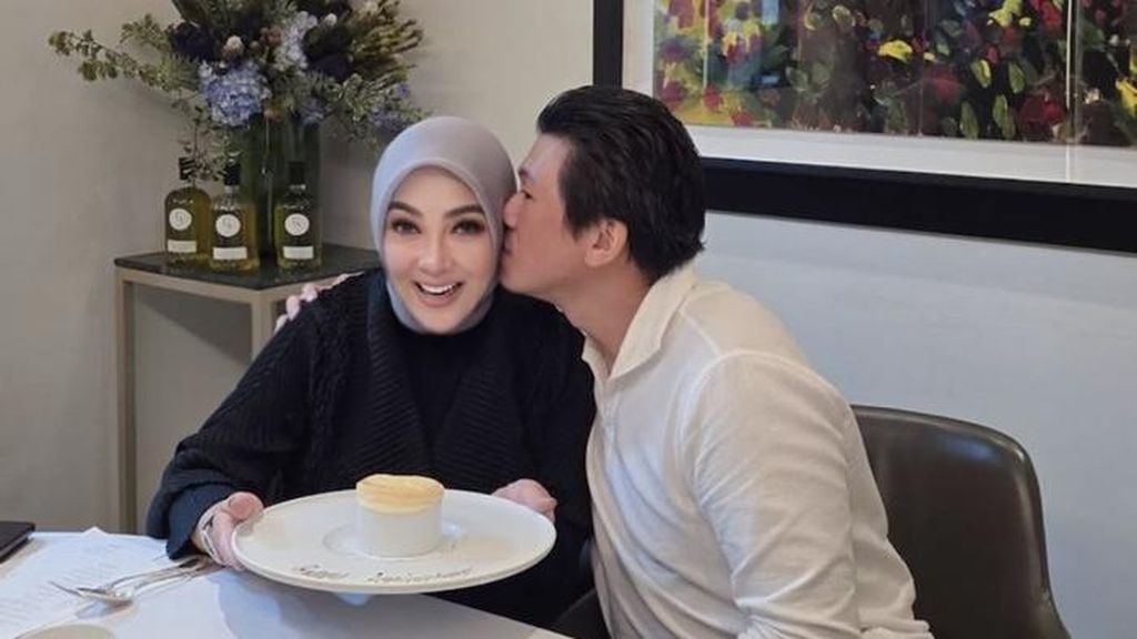 Syahrini Rayakan Ulang Tahun Mewah di Singapura Bareng Reino Barack
