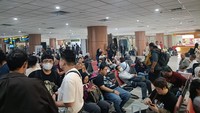 Bandara Supadio Kacau, Penumpang Gelar Demo dan Nginap Masal