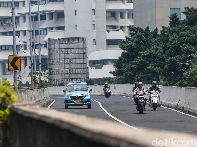 Tak Kapok, Pemotor Kembali Terobos JLNT Casablanca