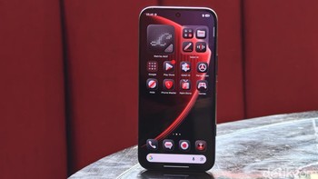 Di bagian depan, Tecno Pova 8 Pro 5G mengusung layar 1.5K Hyper-Lux AMOLED dengan refresh rate 144 Hz. Foto: Adi FR/detikINET