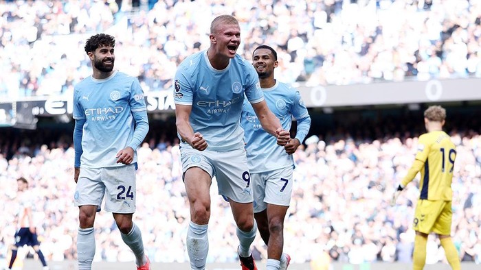 MANCHESTER, ENGLAND - SEPTEMBER 05: Erling Haaland of Manchester City celebrates scoring his teams first goal during the Premier League 2026/27 match between Manchester City and Coventry City at Etihad Stadium on September 05, 2026 in Manchester, England. (Photo by Molly Darlington/Getty Images)