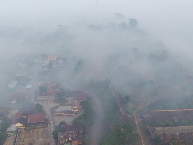 Asap Karhutla Selimuti Palembang, Nyaris Tak Terlihat Apa Pun!