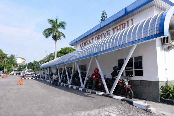 Bayar Pajak Lebih Mudah & Praktis Lewat Samsat Drive Thru, Cek Lokasinya