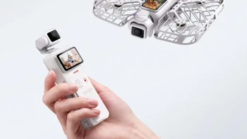 HoverAir VersaKamera gimbal saku yang bisa “tumbuh sayap” dan berubah jadi drone mini. Dari handheld stabil jadi hands-free drone dengan auto takeoff, tracking, dan landas di telapak tangan. Kombinasi gimbal + drone yang praktis dan aneh. Foto: IFA 2026