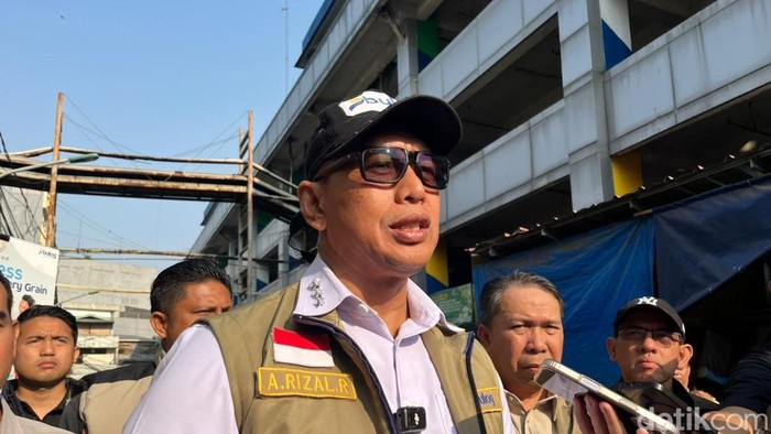 Direktur Utama Perum Bulog Ahmad Rizal Ramdhani
