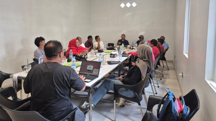 Fraksi PDIP DPRD Tapteng saat rapat (Dok. PDIP Tapteng)