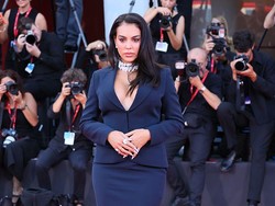 Georgina Rodriguez Perdana di Red Carpet Usai Menikah, Perhiasan Curi Atensi