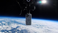 iPhone 17 Pro Dijatuhkan dari Ketinggian 30,6 Km, Selamat Tanpa Lecet