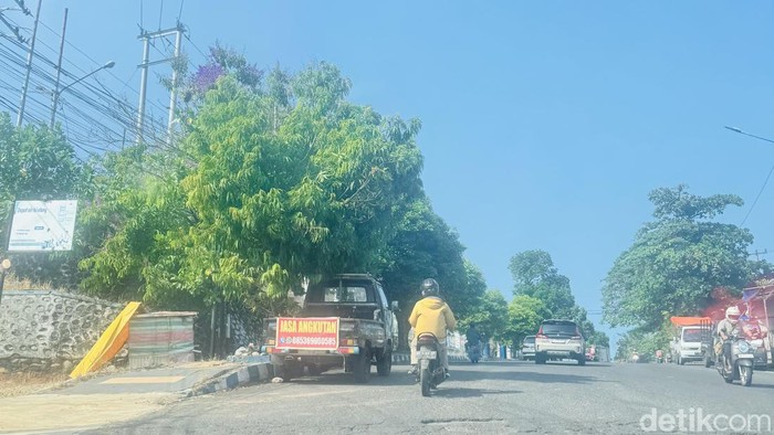 Kabut asap di Kota Bengkulu yang diduga berasal dari provinsi tetangga.