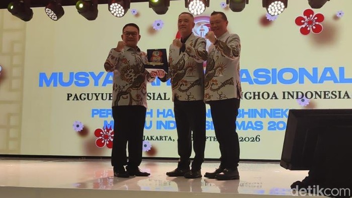 Kepala Staf Kepresidenan (KSP) Dudung Abdurachman bersama Ketua Umum PSMTI Pusat Wilianto Tanta.
