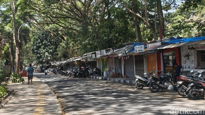 Kios pedagang di Taman Cibeunying. (Foto: Rifat Alhamidi/detikJabar)