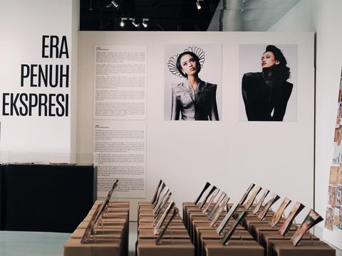 Pameran HYAS: Makeup Through the Ages.