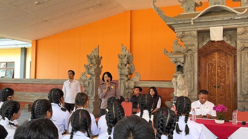 Pelaksanaan Program Paham AI di salah satu sekolah di Bali. (Dok. Polda Bali)