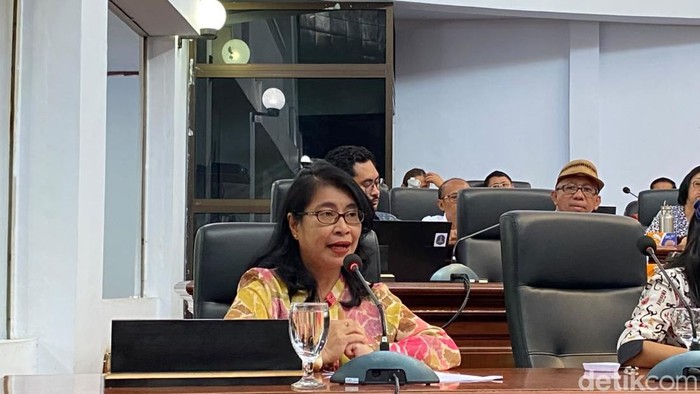 Perwakilan Yayasan Magnolia Champaca Virginiana bernama Louice Cristiana Mangontan selaku mitra SPPG.