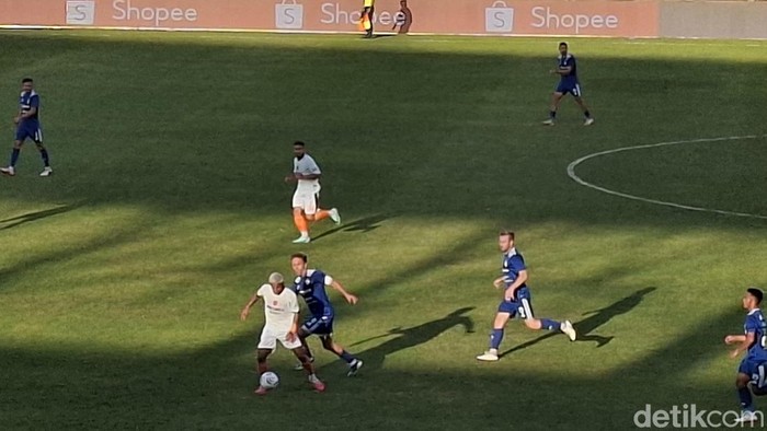 Laga PSIM Jogja vs Persita Tangerang di Stadion Sultan Agung, Bantul, Sabtu (5/9/2026).