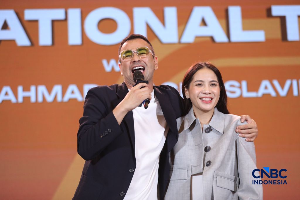 Utusan Khusus Presiden Bidang Pembinaan Generasi Muda dan Pekerja Seni, Raffi Ahmad dan Direktur Utama dan Co Founder RANS Entertainment, Nagita Slavina saat menghadiri Lampung Financial Festival di Hotel Novotel, Bandar Lampung, Sabtu (5/9/2026). (CNBC Indonesia/Tri Susilo)