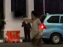 Video Viral Pria Ngamuk Tenteng Celurit di Setiabudi Jaksel