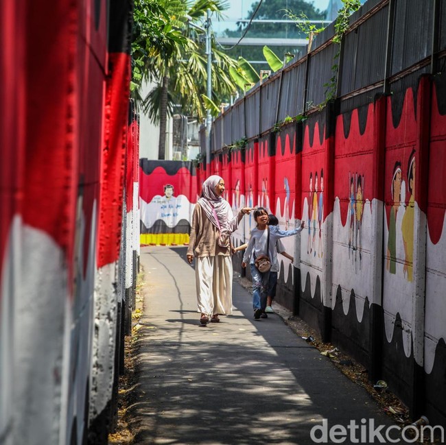 Wajah Gang Mampang Berubah dengan Sentuhan Mural