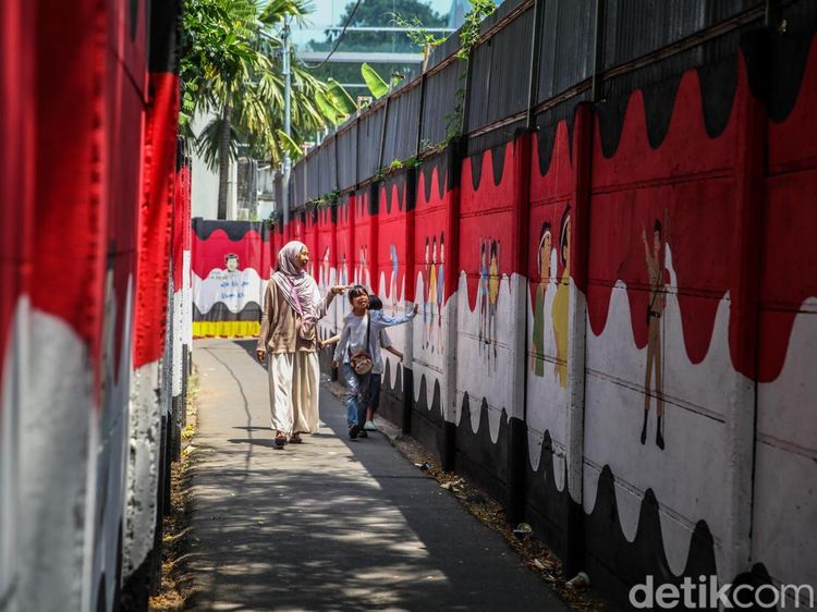 Wajah Gang Mampang Berubah dengan Sentuhan Mural