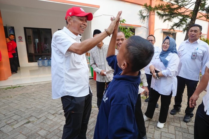 Wakil Menteri Sosial RI (Wamensos) Agus Jabo Priyono berkunjung ke Sekolah Rakyat Terintegrasi (SRT) 7 dan 8 Kabupaten Tangerang, Banten.