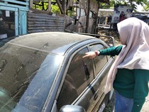 Warga Cianjur Diminta Tak Keluar Rumah Imbas Abu Vulkanik Anak Krakatau