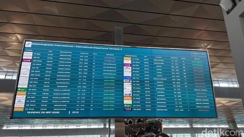 Bandara Soetta ditutup sementara imbas abu vulkanik Gunung Anak Krakatau