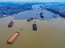 Debit Sungai Mahakam Menyusut, Muatan Tongkang Batu Bara Dibatasi 5.500 Ton