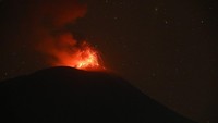 Gunung Ili Lewotolok di NTT Erupsi Malam Ini, Semburan Abu Capai 500 M