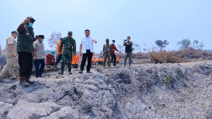 Herman Deru mengecek penanganan karhutla di Muba