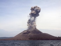 Video Erupsi Anak Krakatau, BMKG: Belum Ada Anomali di Muka Air Laut