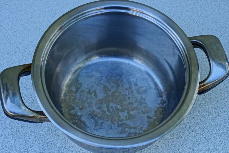 Ini Penyebab Panci Stainless Steel Kusam Berbintik dan Solusinya